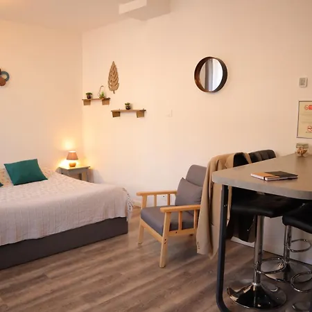 Appartamento Avec Parking Privé Gratuit, Proche Centre-ville *