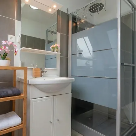 Apartman Avec Parking Prive Gratuit, Proche Centre-ville Saint-Omer