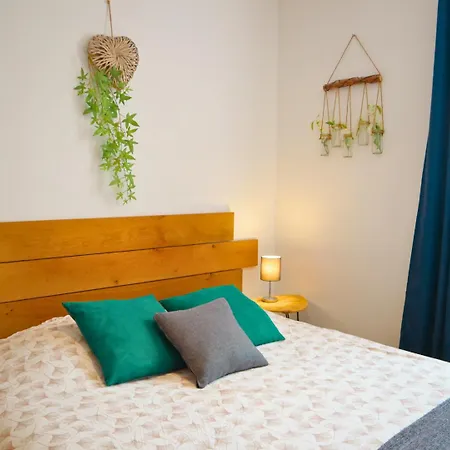 Avec Parking Prive Gratuit, Proche Centre-ville * Saint-Omer (Pas-de-Calais)