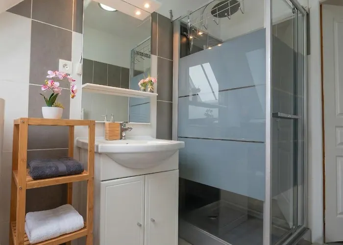 Apartment Avec Parking Prive Gratuit, Proche Centre-ville Saint-Omer (Pas-de-Calais)