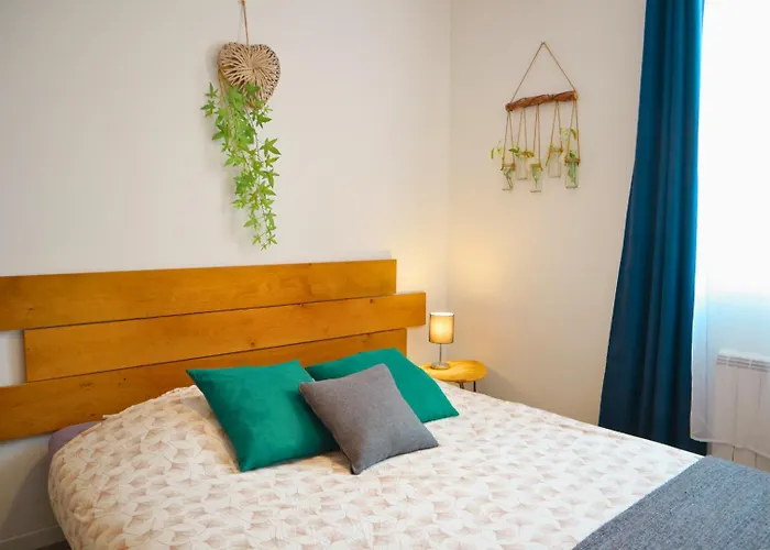 Avec Parking Prive Gratuit, Proche Centre-ville * Saint-Omer (Pas-de-Calais)